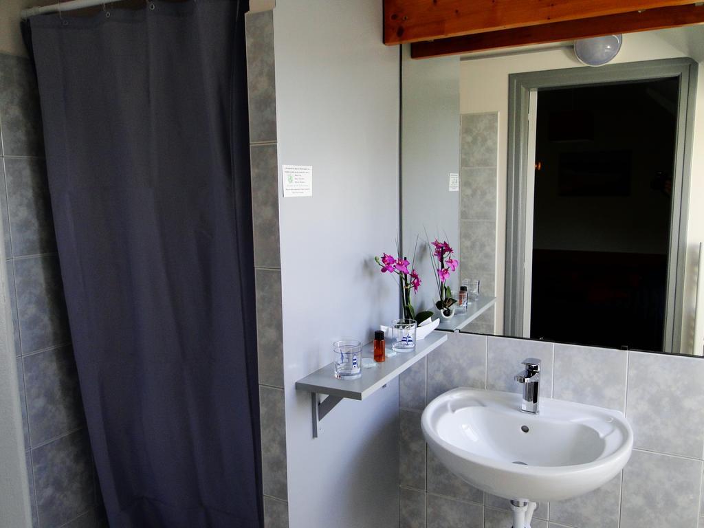 Hotel Aux Tamaris Sauzon Habitación foto